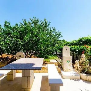 Ivan Apartment Trogir